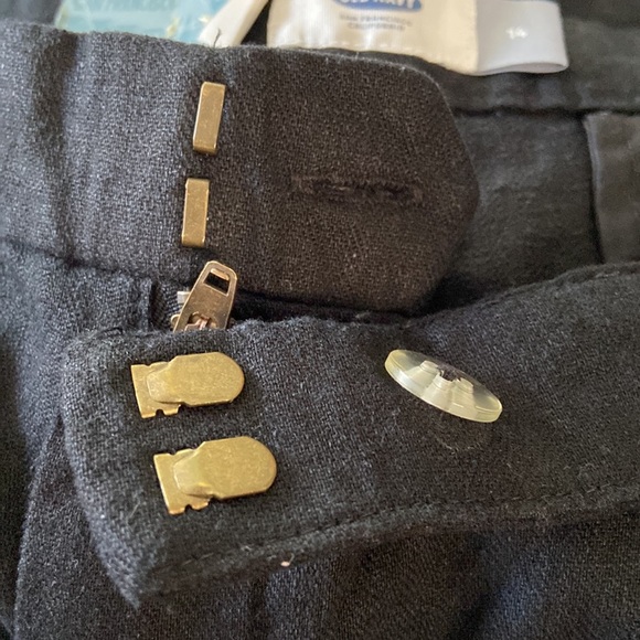 Old Navy Mid-Rise Black Shorts Size 14 - Picture 7 of 7